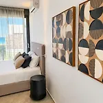 Vila Renee Front Executive Luxury *