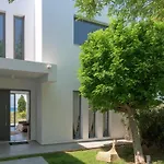 וילה Renee Front Executive Luxury *