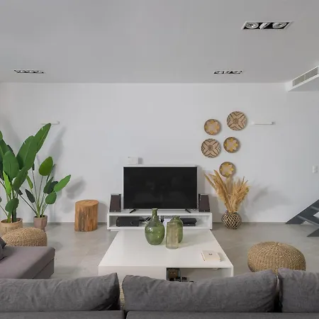 Renee Front Executive Luxury