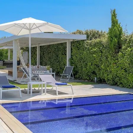 Renee Front Executive Luxury