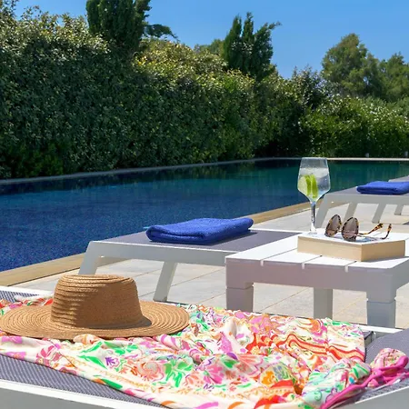 Renee Front Executive Luxury Soroni