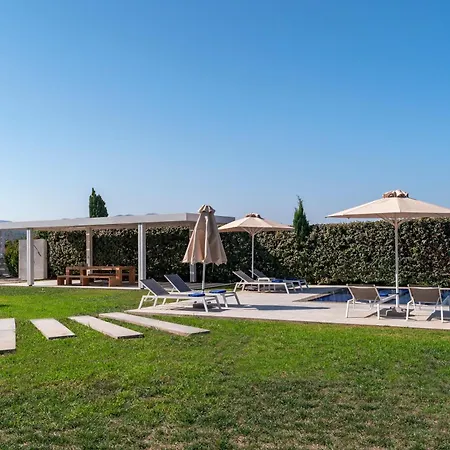 Renee Front Executive Luxury Вилла