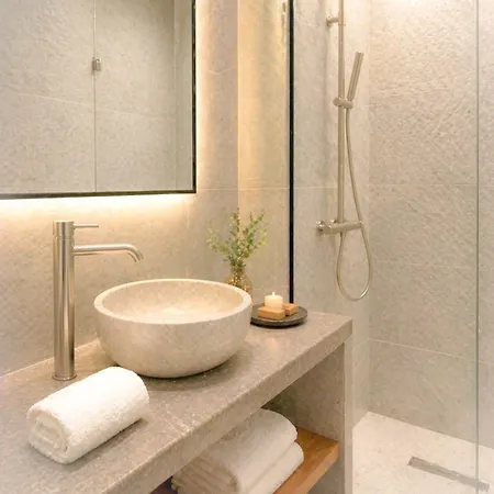 Renee Front Executive Luxury * Soroni