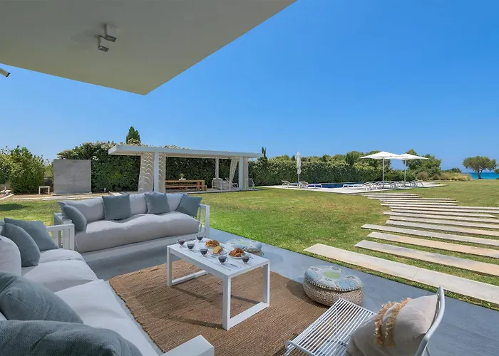 Вилла Renee Front Executive Luxury Soroni