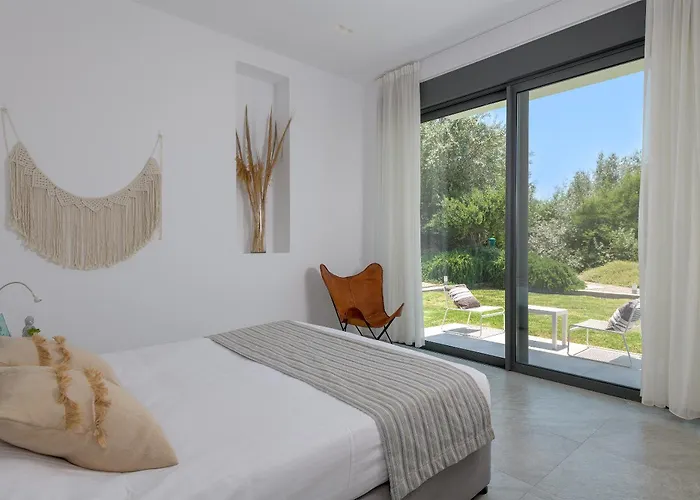 Renee Front Executive Luxury Villa